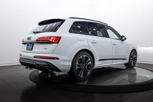 2026 Audi Q7 55 Premium Plus