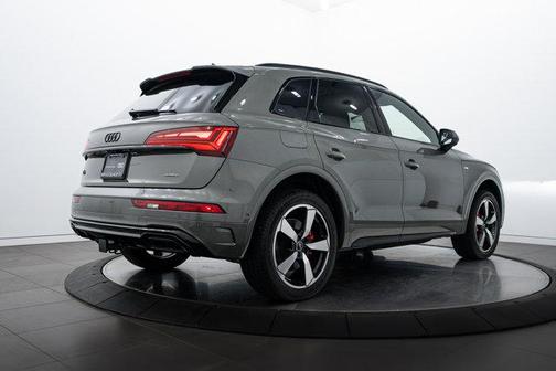 2024 Audi Q5 45 S line Prestige