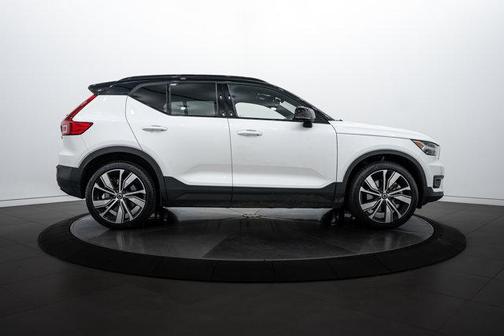 2021 Volvo XC40 Recharge Pure Electric P8