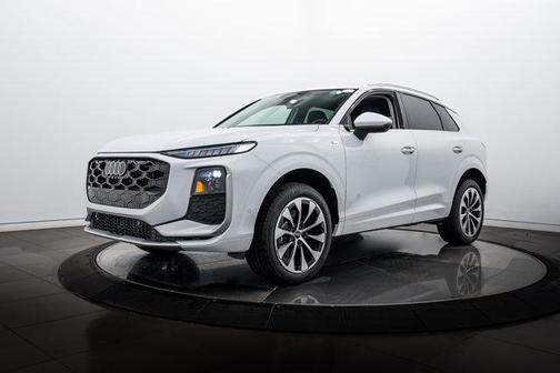 Glacier White 2026 Audi Q3 S line
