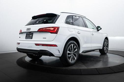 2024 Audi Q5 45 S line Premium