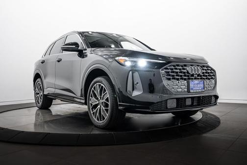 Mythos Black Metallic 2025 Audi Q5 Premium Plus