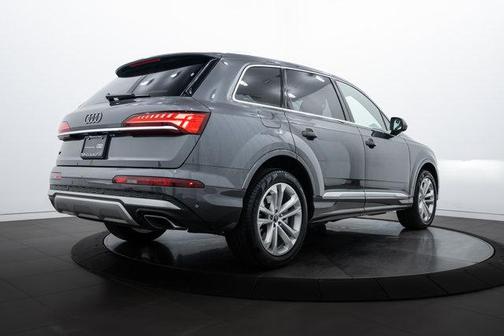 2025 Audi Q7 45 Premium Plus