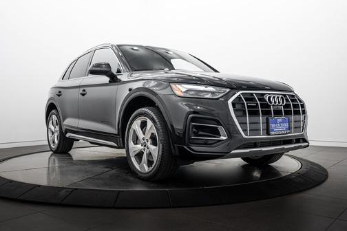 Mythos Black Metallic 2021 Audi Q5 45 Premium Plus