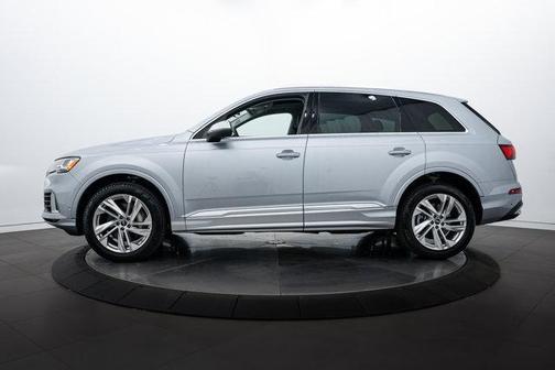 2022 Audi Q7 55 Premium Plus