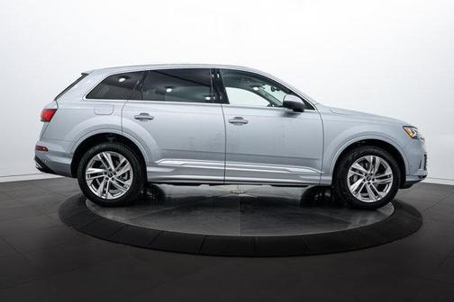 2022 Audi Q7 55 Premium Plus