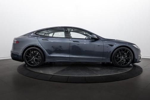 2022 Tesla Model S Plaid