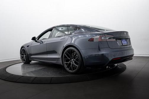 2022 Tesla Model S Plaid