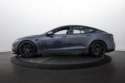 2022 Tesla Model S Plaid