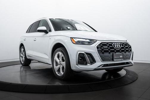 2022 Audi Q5 45 S line Premium Plus