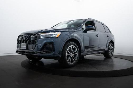 2025 Audi Q7 45 Premium Plus