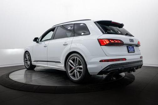 Glacier White 2026 Audi Q7 55 Prestige