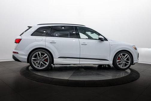 Glacier White 2026 Audi Q7 55 Prestige