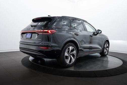 2025 Audi Q6 e-tron Prestige