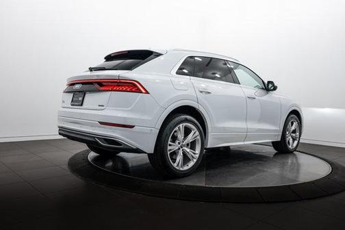 Glacier White Metallic 2023 Audi Q8 55 Premium Plus