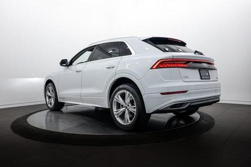 Glacier White Metallic 2023 Audi Q8 55 Premium Plus
