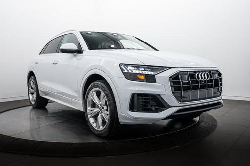 Glacier White Metallic 2023 Audi Q8 55 Premium Plus