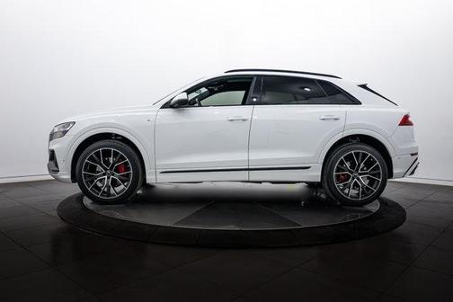 2022 Audi Q8 55 Premium Plus