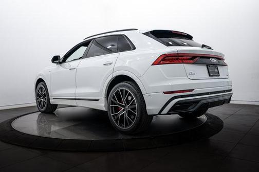 2022 Audi Q8 55 Premium Plus