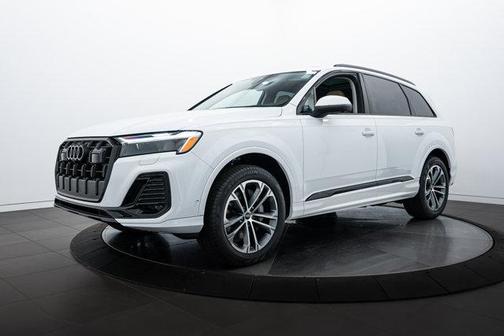 2025 Audi Q7 45 Premium Plus