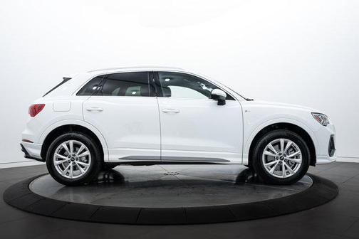 2024 Audi Q3 45 S line Premium Plus
