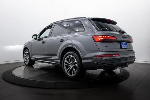 2026 Audi Q7 45 Premium Plus