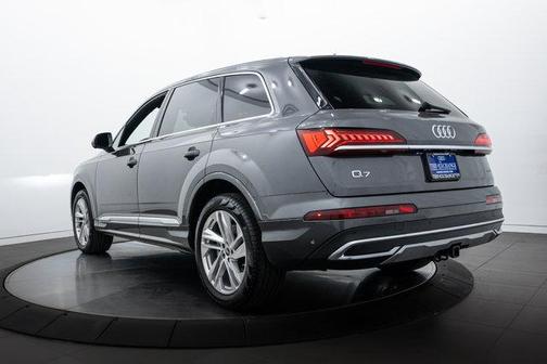 2022 Audi Q7 55 Premium Plus