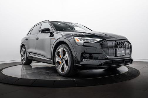 Mythos Black Metallic 2023 Audi e-tron Premium Plus