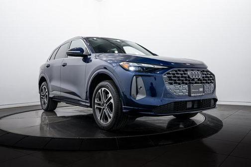 Navarra Blue Metallic 2025 Audi Q5 Premium