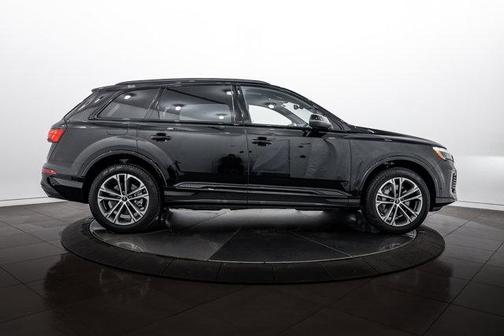 2025 Audi Q7 45 Premium Plus
