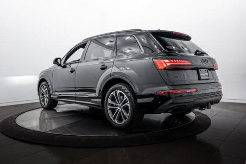 2025 Audi Q7 45 Premium Plus