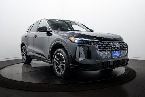 Mythos Black Metallic 2025 Audi Q5 Premium