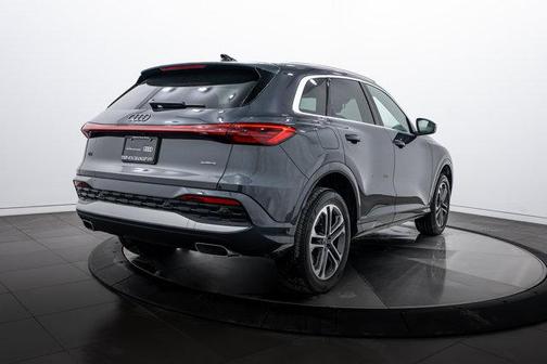 2025 Audi Q5 Premium