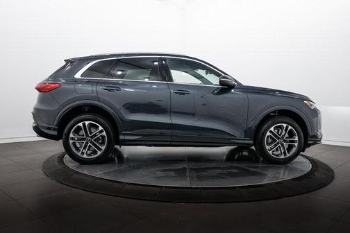 Tambora Gray Metallic 2025 Audi Q5 Premium