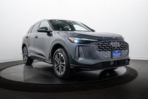 Tambora Gray Metallic 2025 Audi Q5 Premium