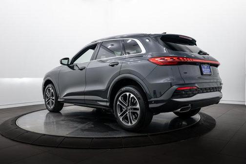 Tambora Gray Metallic 2025 Audi Q5 Premium