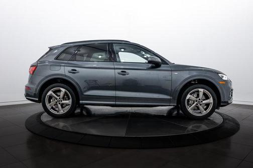 2020 Audi Q5 45 Titanium Premium