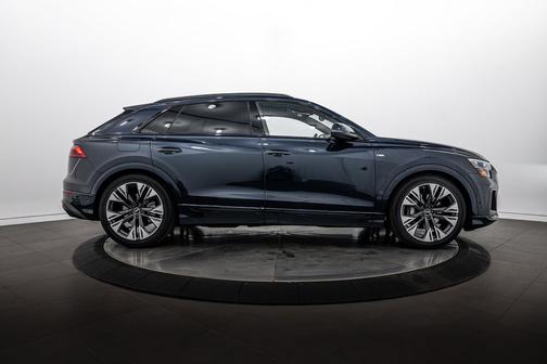 Waitomo Blue Metallic 2026 Audi Q8 55 Premium Plus