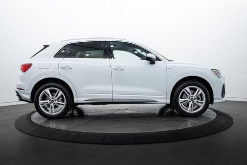 2024 Audi Q3 45 S line Premium Plus