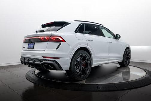 Glacier White 2026 Audi RS Q8 4.0T