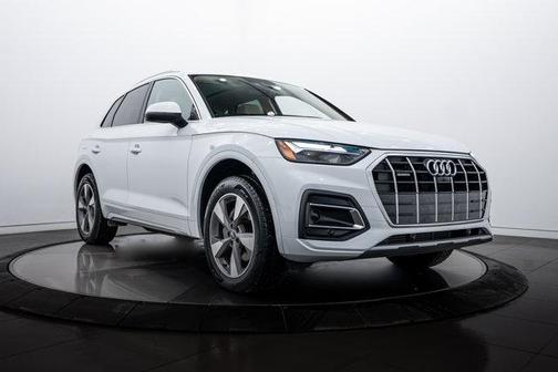 2022 Audi Q5 40 Premium Plus