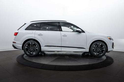 2026 Audi Q7 55 Premium Plus