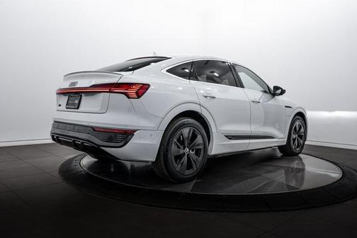 2024 Audi Q8 e-tron Premium Plus