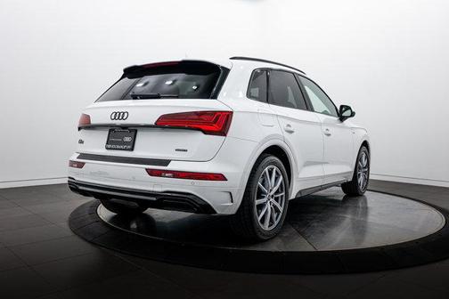 Arkona White 2025 Audi Q5 55 S line Premium Plus