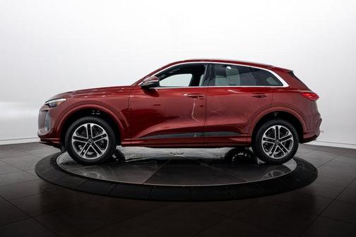 Grenadine Red Metallic 2025 Audi Q5 Premium Plus