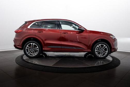 Grenadine Red Metallic 2025 Audi Q5 Premium Plus