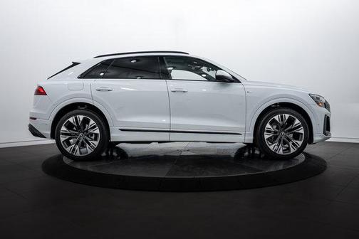 2025 Audi Q8 55 Premium Plus