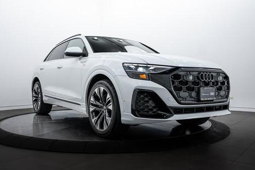2025 Audi Q8 55 Premium Plus