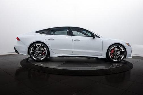 2024 Audi RS 7 4.0T Performance