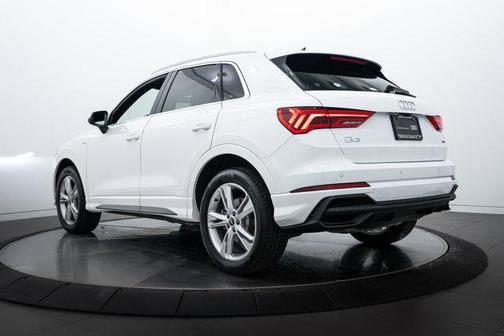 2022 Audi Q3 45 S line Premium